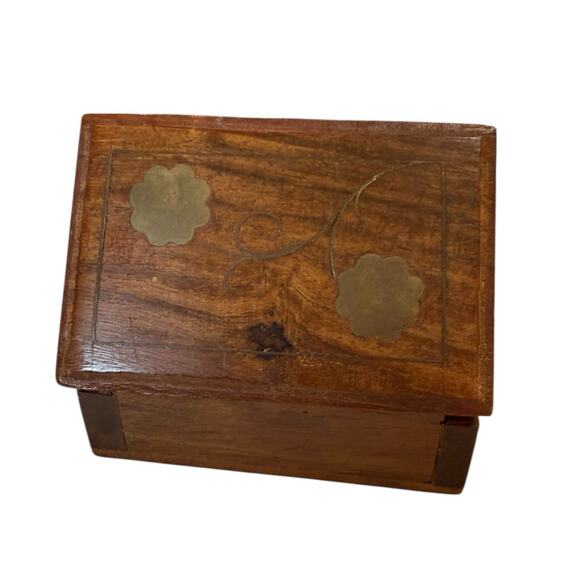 Vintage Solid Wooden Mini Storage Box with Brass Flower In-Lay - Picture 2 of 6